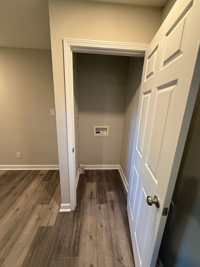 Building Photo - 116 Bennett Ct