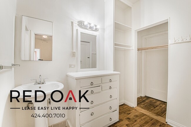 Building Photo - 836 Sanborn Ave