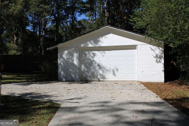 Building Photo - 370 Georgia Ave