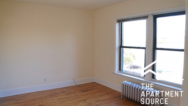 Building Photo - 2338 N Spaulding Ave
