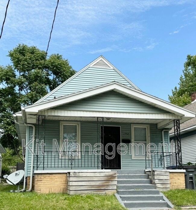 Primary Photo - 1752 Finch St