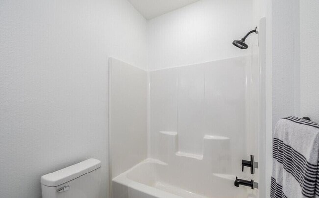 Building Photo - 1031 N Blake Ave