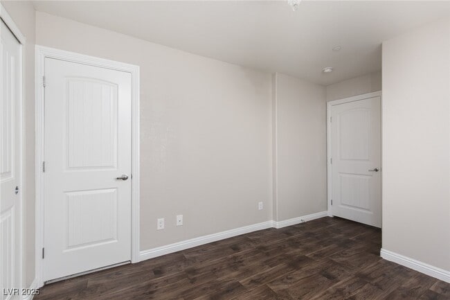 Building Photo - 61 Jasmine Point St