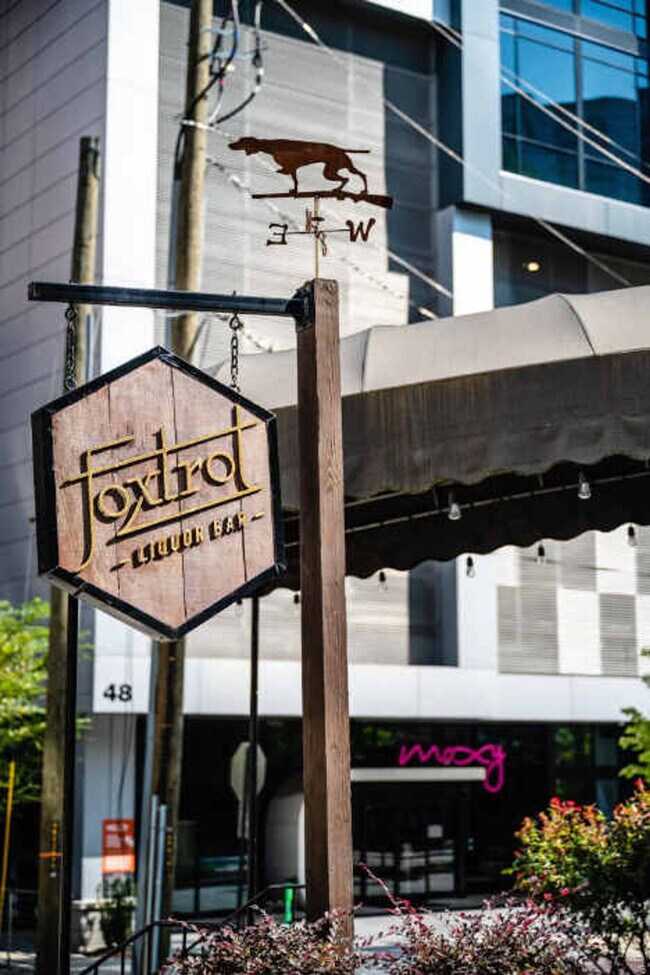 Building Photo - 1136 Crescent Ave NE