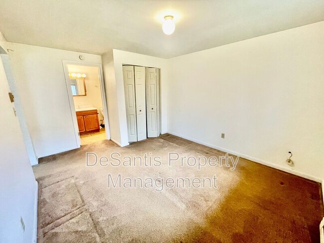 Building Photo - 414 Lunar Ln