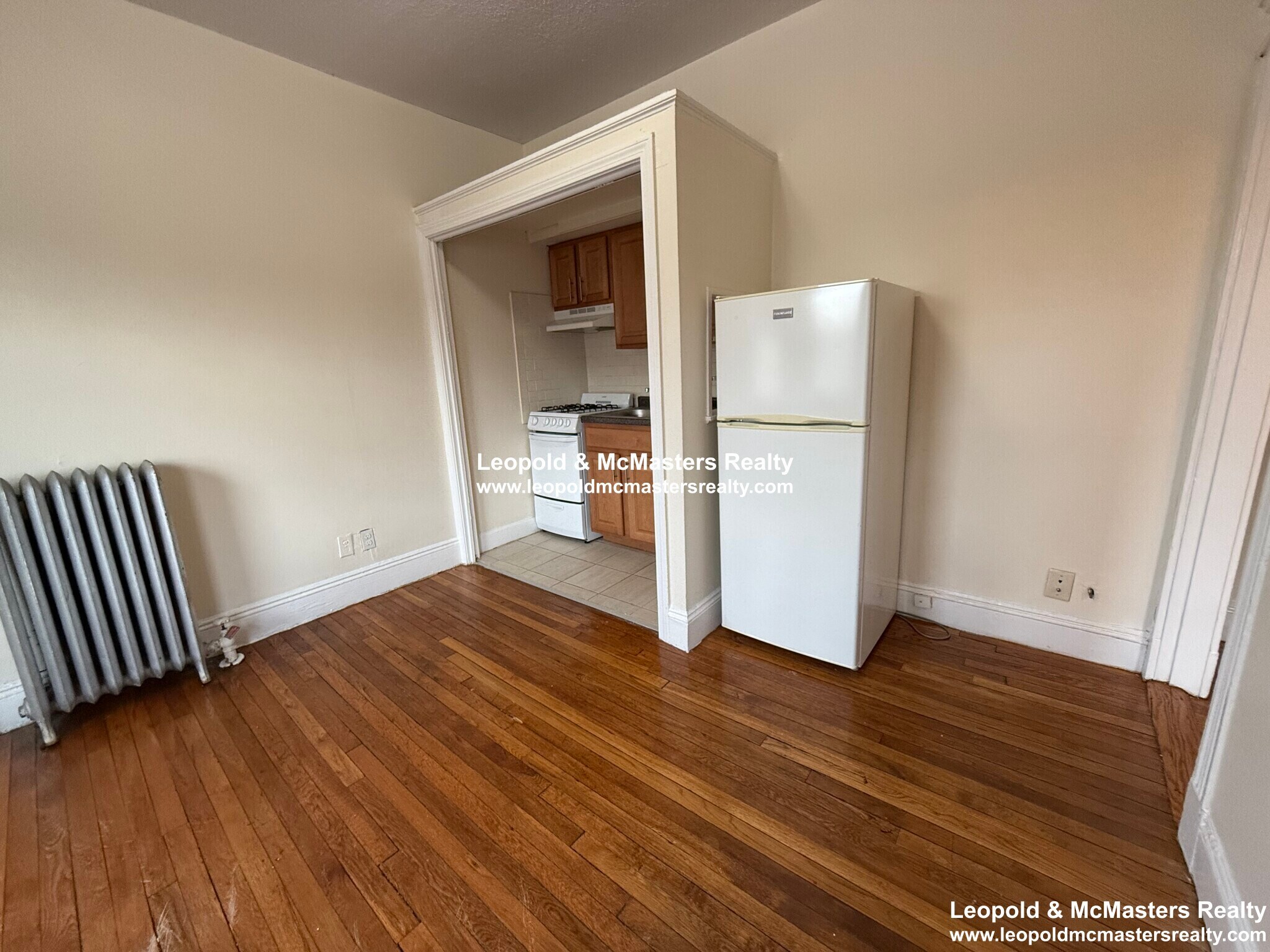 Building Photo - 230 Fuller St