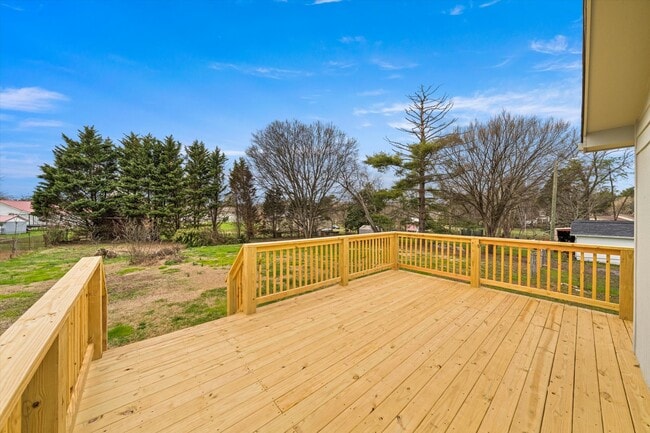 Building Photo - 6929 Mackin Ln