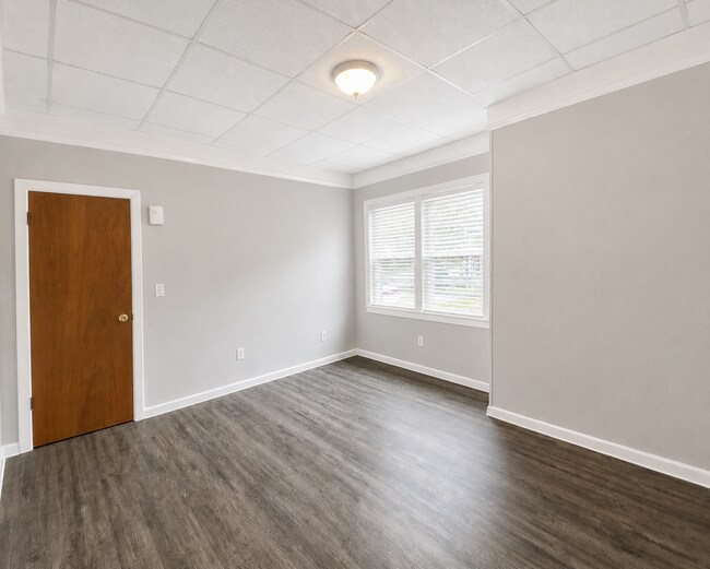 Building Photo - 1 bed/1 bath in Heritage Hill ( first floor)