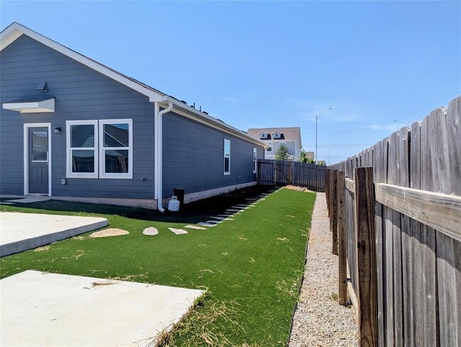 Building Photo - 1112 Minnow Ln