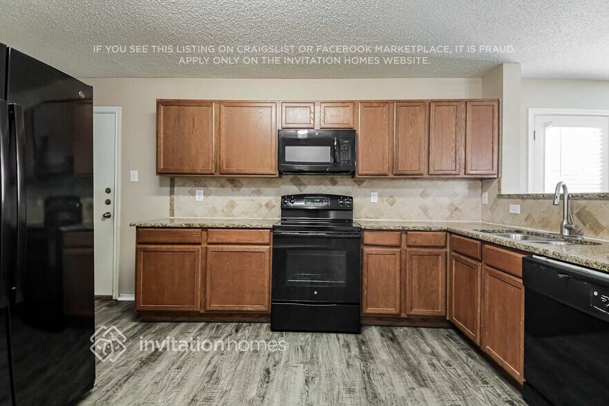 Building Photo - 3450 Post Oak Dr