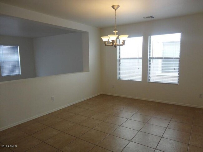 Building Photo - WATERFORD SQUARE COMMUNITY 3 BED 2.5 BATH