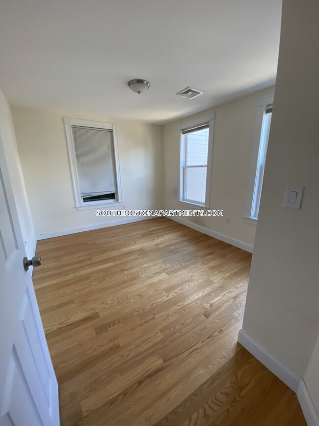 Building Photo - 275 Dorchester Ave