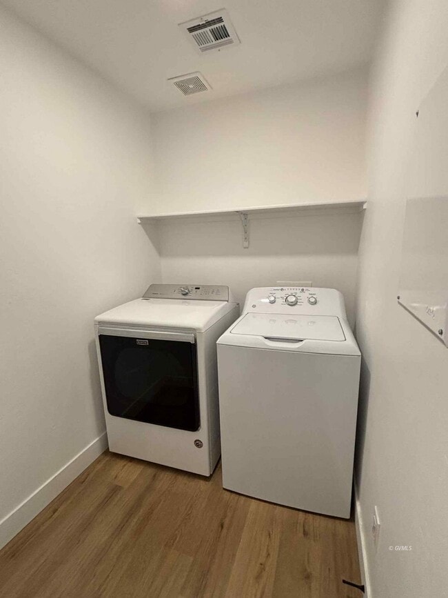 Building Photo - 1572 Kelson Pl