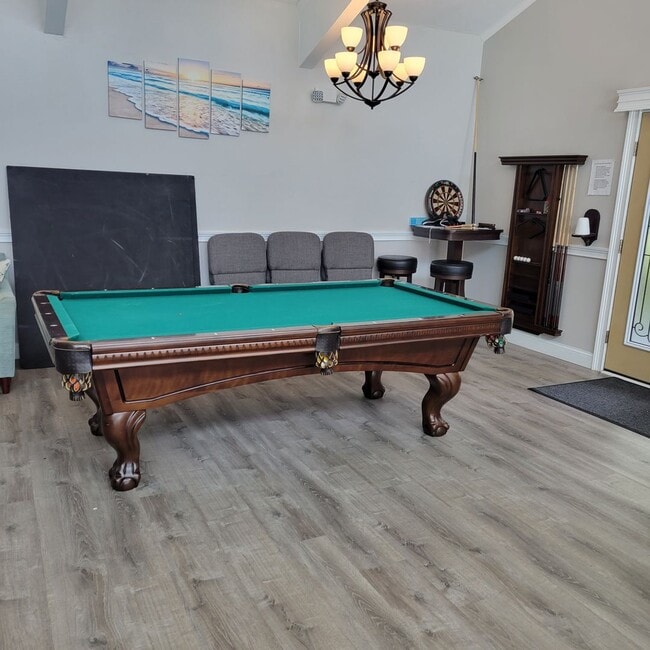 Building Photo - Seasonal/short term 2/2 ground floor condo downtown Sarasota.