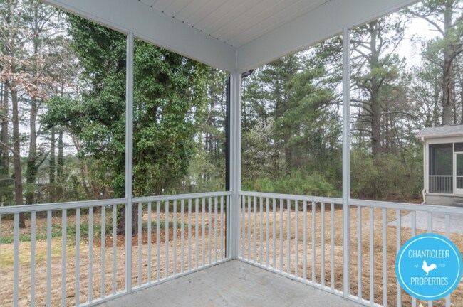 Building Photo - 2527 Reynolds Dr