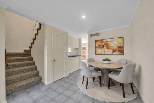 Building Photo - 6111 Beverly Hill St