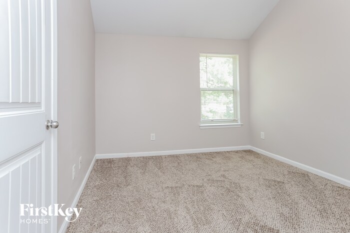 Building Photo - 5872 Seabright Ln