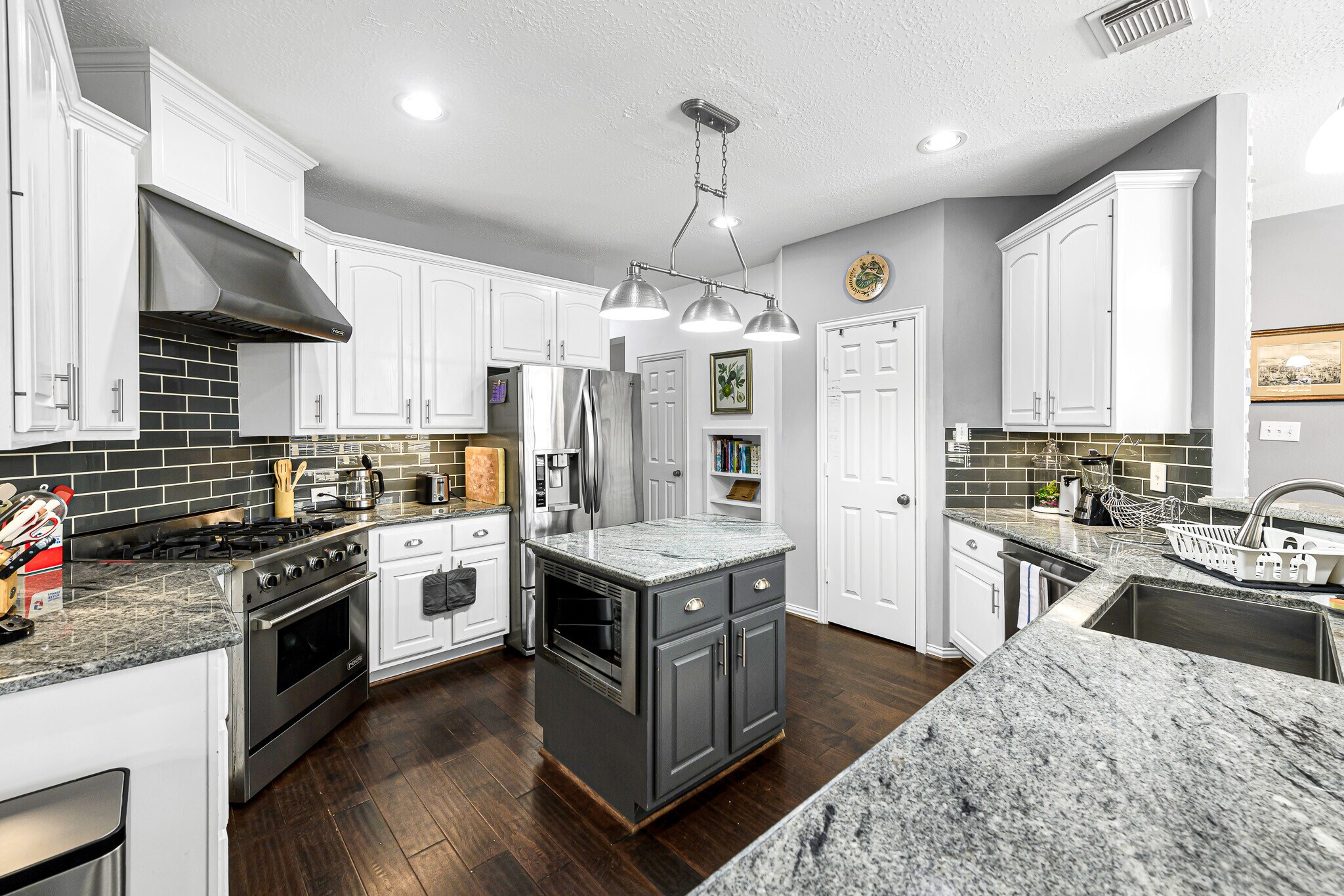 Building Photo - 3719 Kingsburg Ct