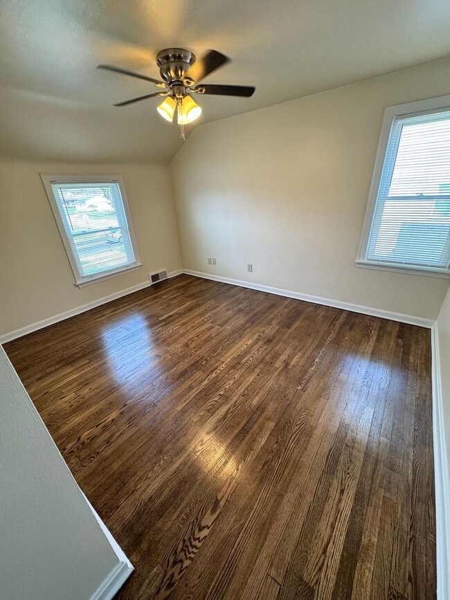 Building Photo - 625 Churchill Rd