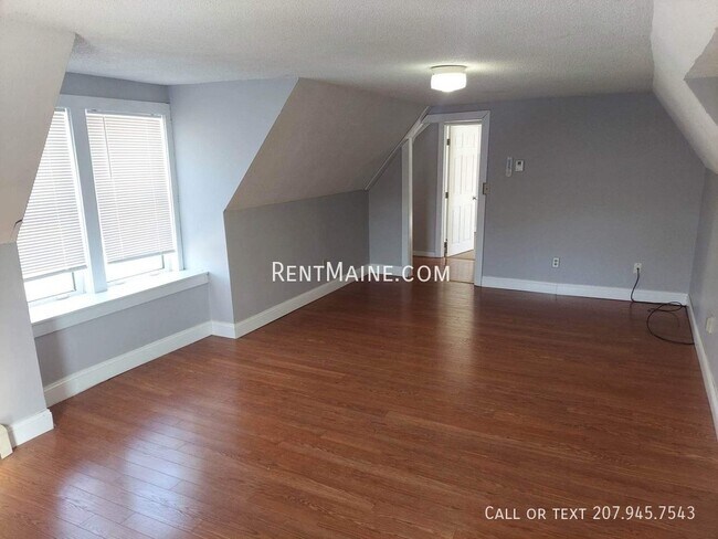 Building Photo - 13 Front St