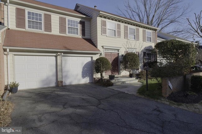 Building Photo - 10277 Gainsborough Rd