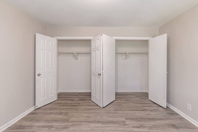 Building Photo - 205 Johnson St