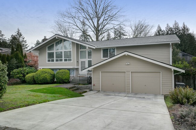 Building Photo - 4Bd/3Ba Redmond House