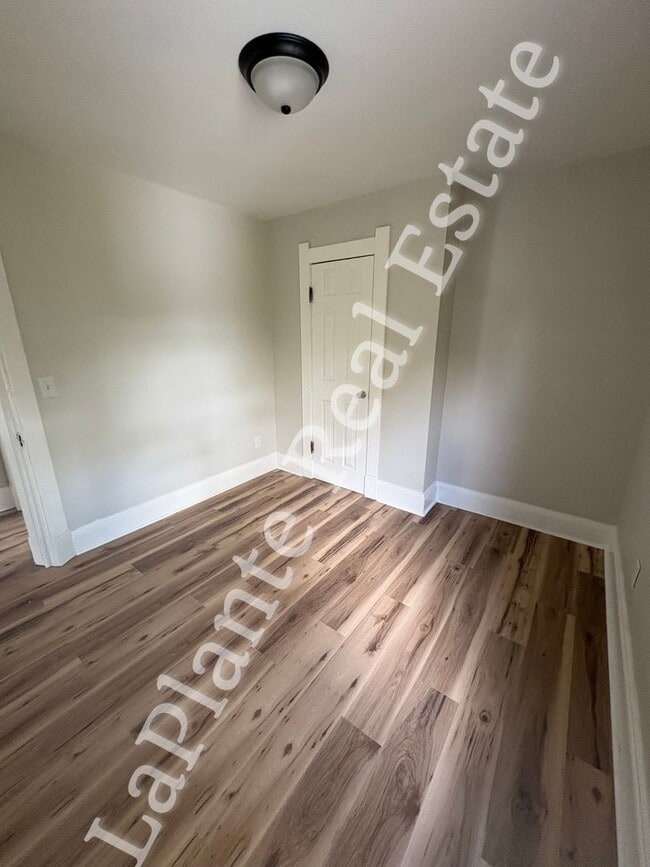 Building Photo - Freshly Updated 3-Bedroom Home on Greenwood Ave