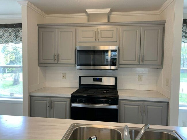 Building Photo - 206 Atlantic Ln