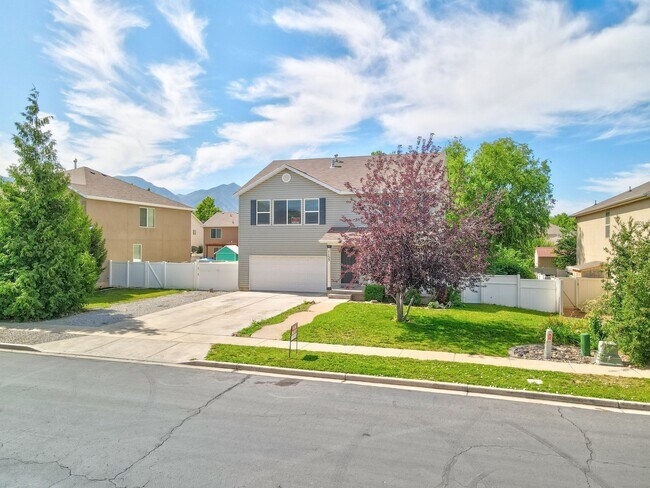 Building Photo - 1153 W 400 S