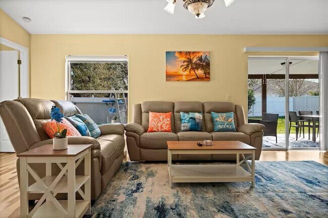 Building Photo - 3 Ryecroft Ln