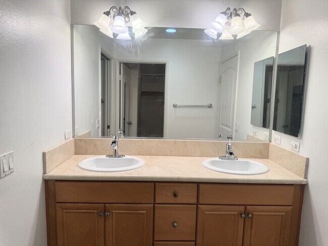 Building Photo - 20103 Pienza Ln