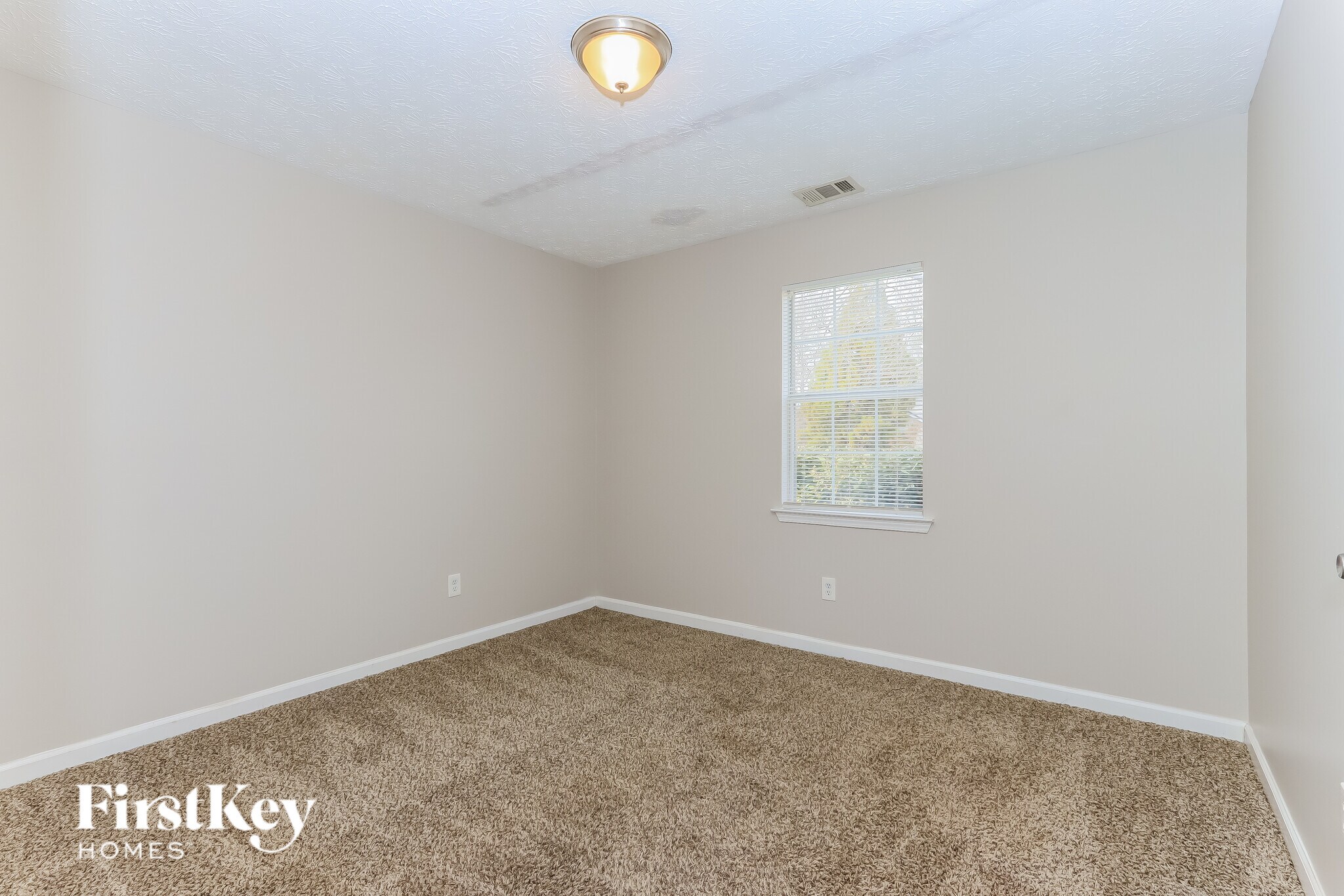 Building Photo - 128 Greenleaf Dr