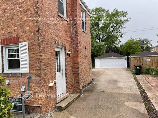 Building Photo - 2028 N 75th Ct