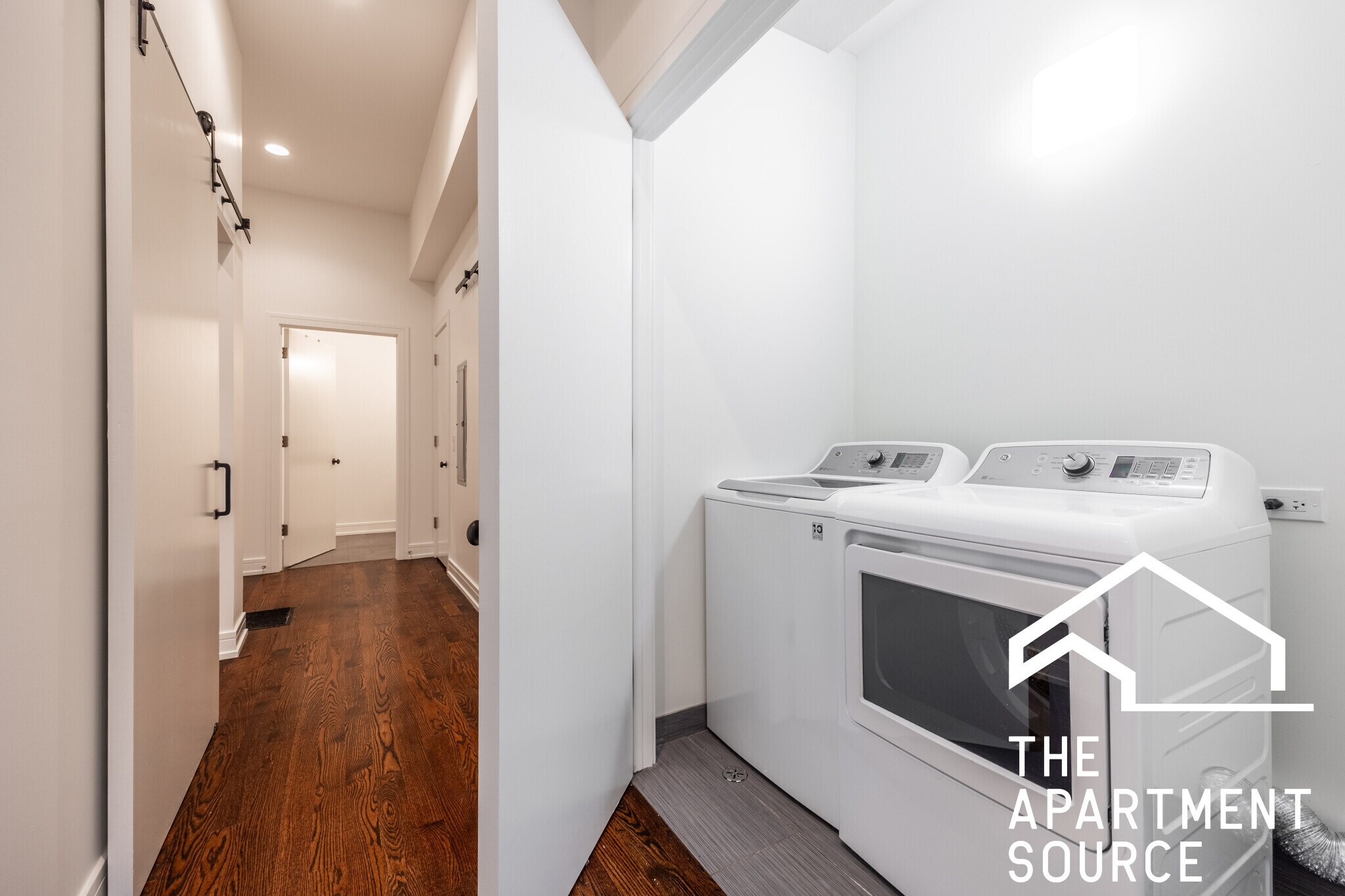 Building Photo - 2500 W Chicago Ave