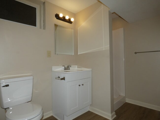 Building Photo - Beautifully Updated Property In North Kans...