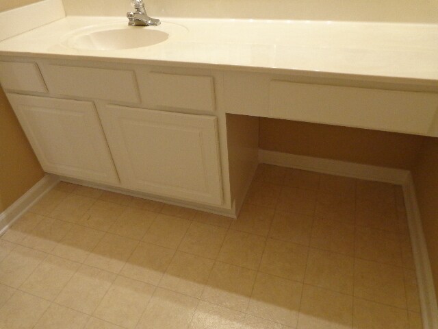 Building Photo - 725 Windsor Brook Ln