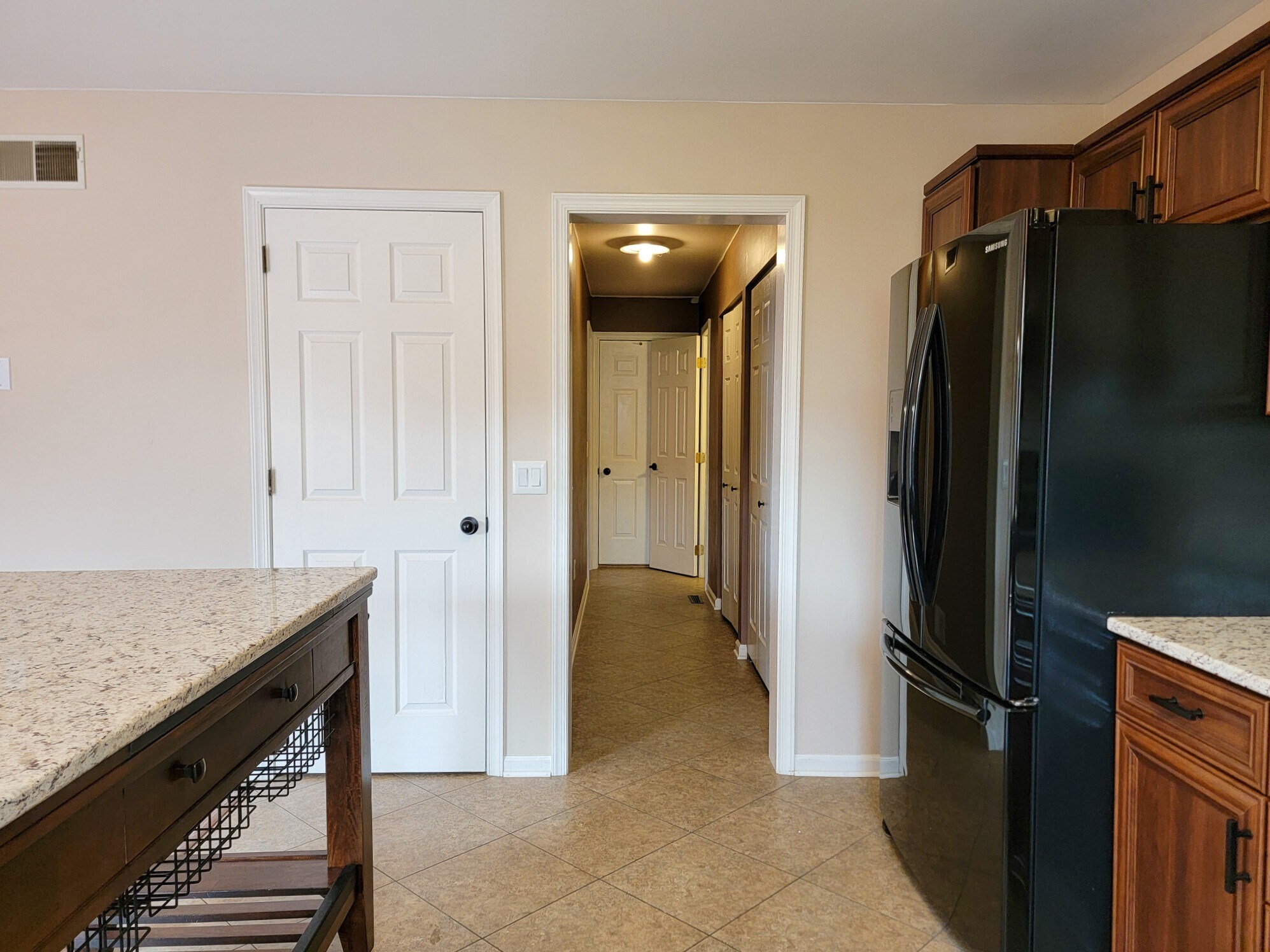 Building Photo - 390 Acorn Cir