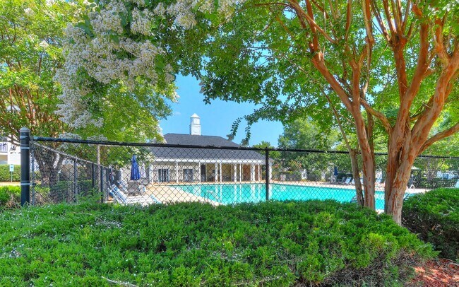 Building Photo - Beautiful 2 bed 2.5 bath Condo. Move-in Re...