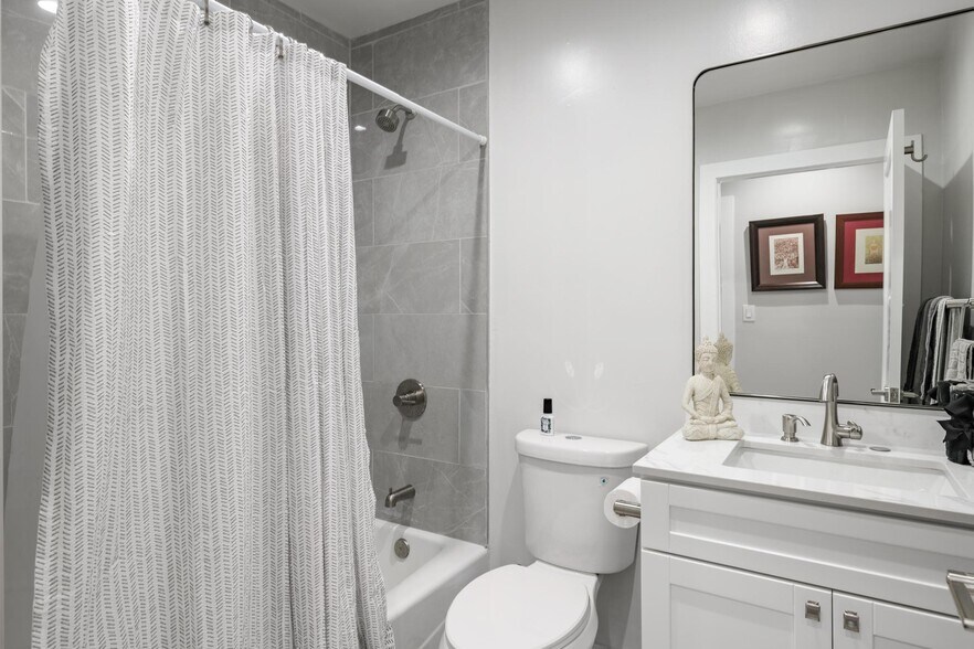 Building Photo - 5973 Guthrie Ave