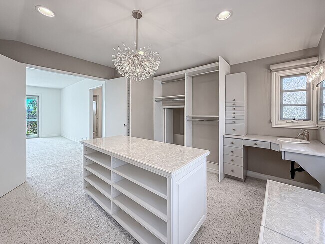 Building Photo - Upgraded Calabasas 4BR w/pool + spa, views + solar panels!