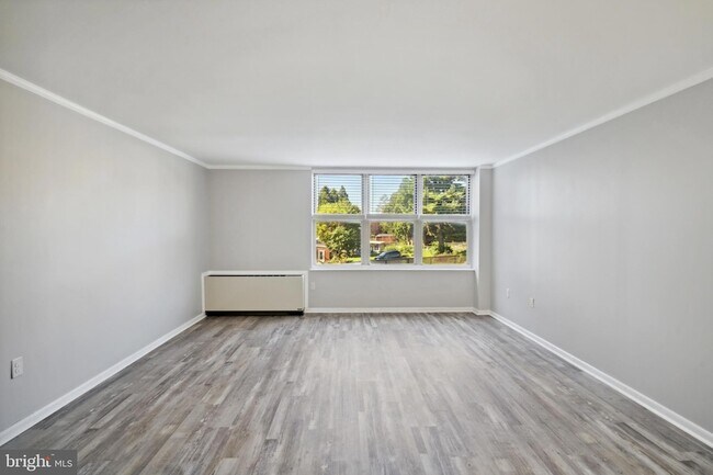 Building Photo - 6100 Henry Ave