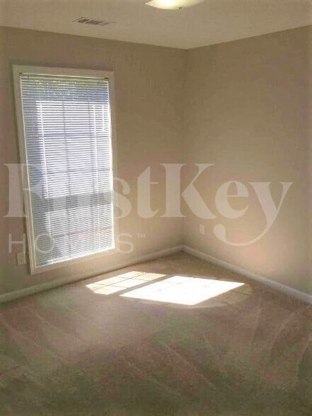 Building Photo - 799 Avalon Forest Way