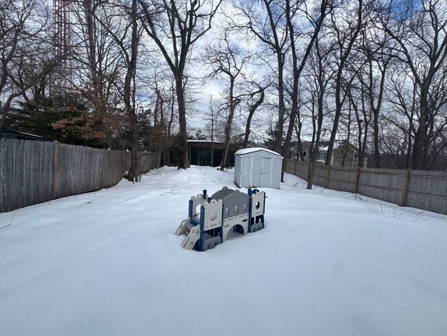 Building Photo - 108 Trimount Ave