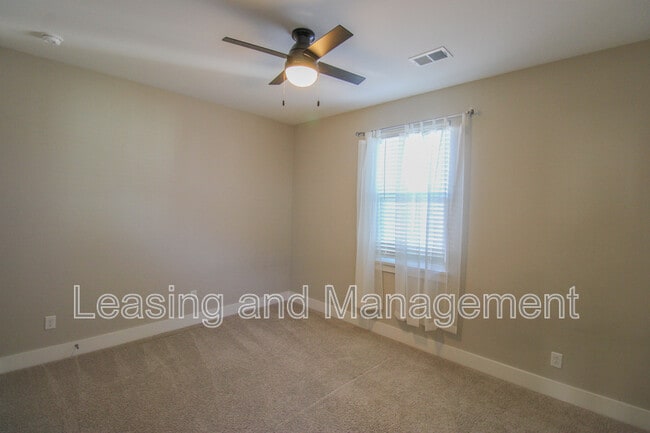 Building Photo - 286 Great Lawn Dr