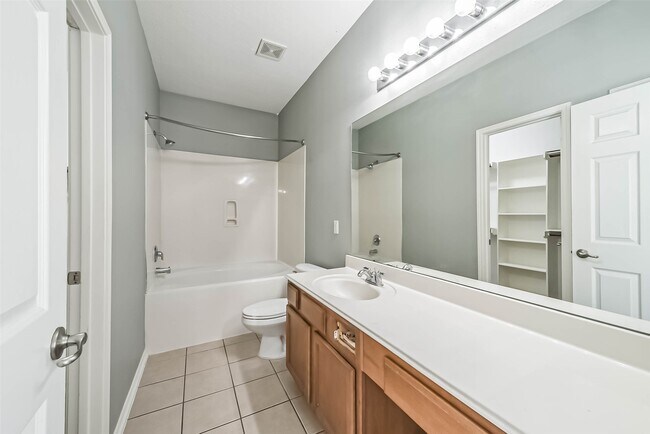 Building Photo - 8726 Old Maple Ln