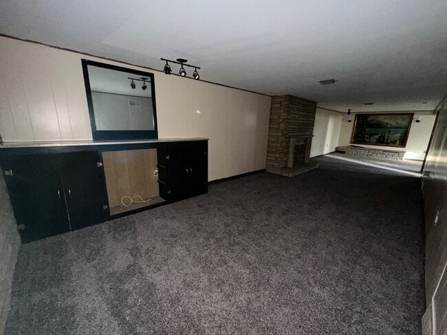 Building Photo - 299 Dashwood Dr