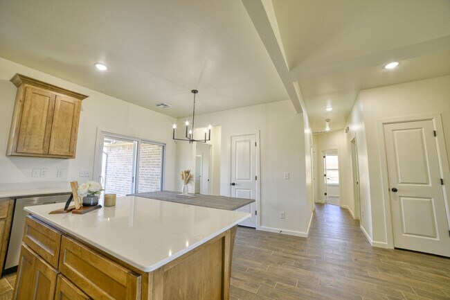 Building Photo - Brand New Home in Washington!