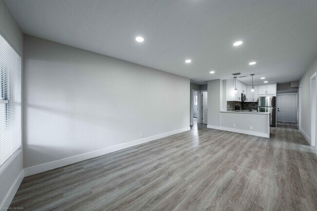 Building Photo - 1405 NW 7th Terrace