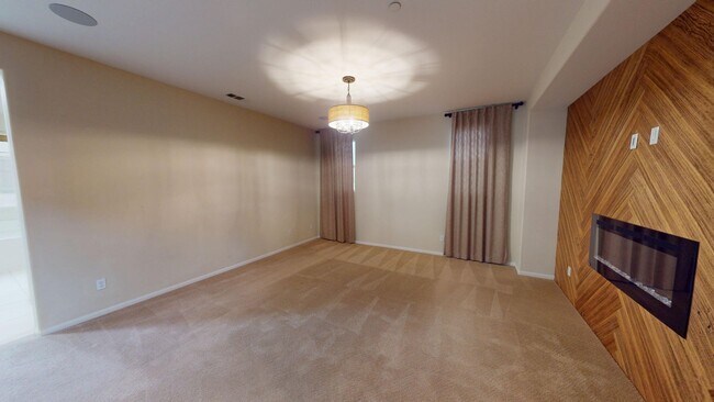 Building Photo - PRICE REDUCED | SOLAR | Great Location